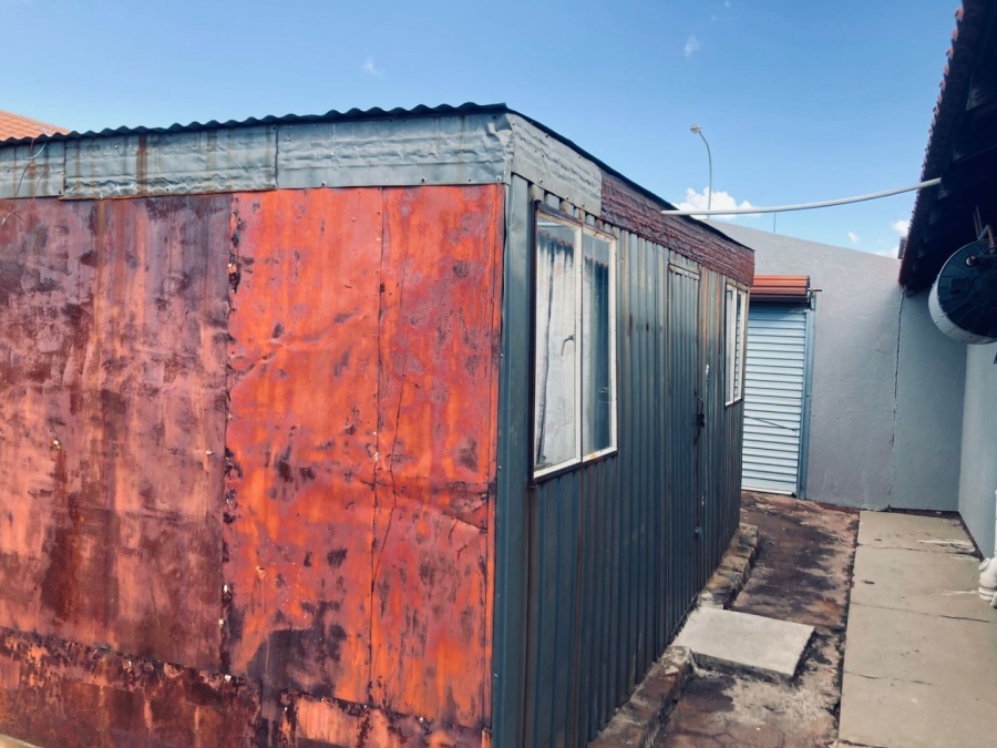 2 Bedroom Property for Sale in Mabopane Unit X North West